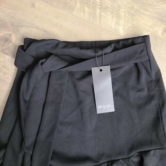 NWT Nastygal Collection Black Tulip Hem Tie Waist Skirt Size 2 - Picture 3 of 9